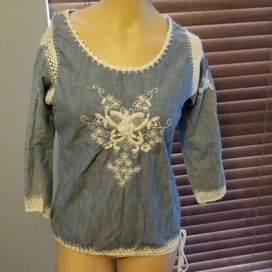 Lucky brand XS shirt  with embroidered front